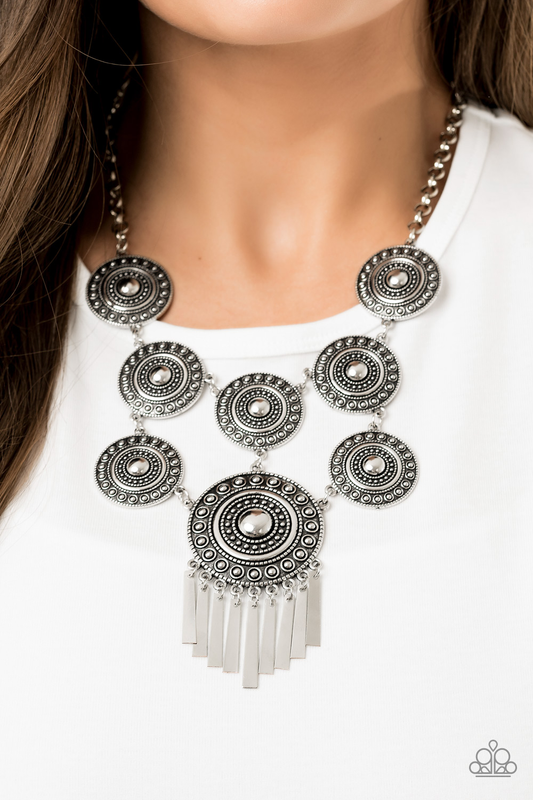 Paparazzi - Modern Medalist Silver Necklace