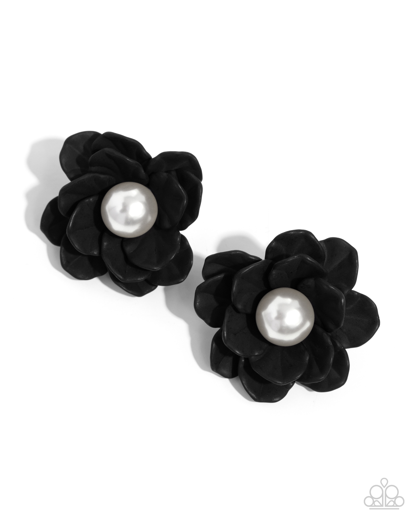 Paparazzi - Blooming Backdrop - Black Post Earrings