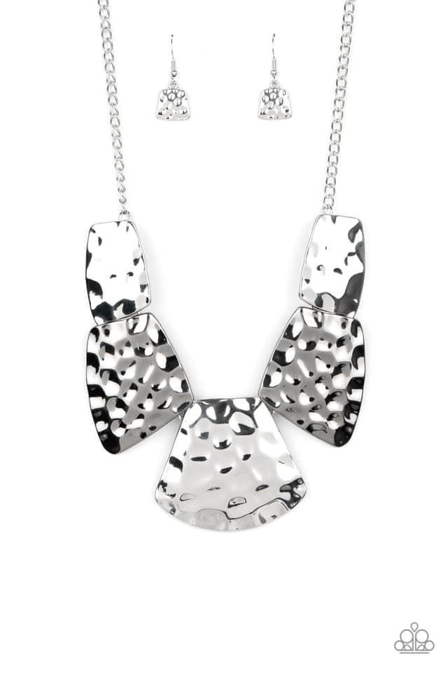 Paparazzi - HAUTE Plates - Silver Necklace