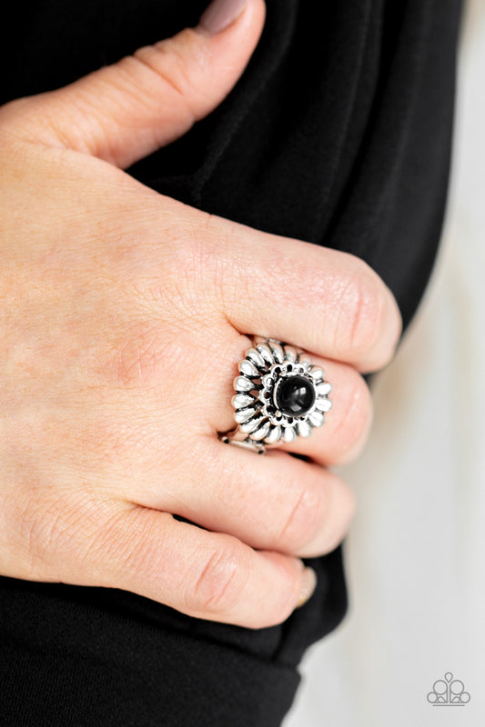 Paparazzi - Poppy Pep - Black Ring