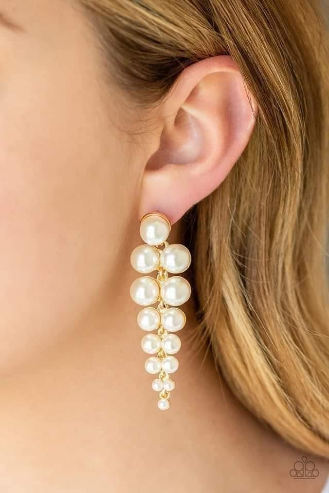 Paparazzi - Totally Tribeca Gold Earrings