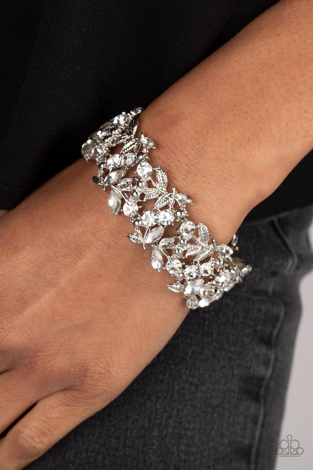 Paparazzi - Feathered Finesse -White Bracelet