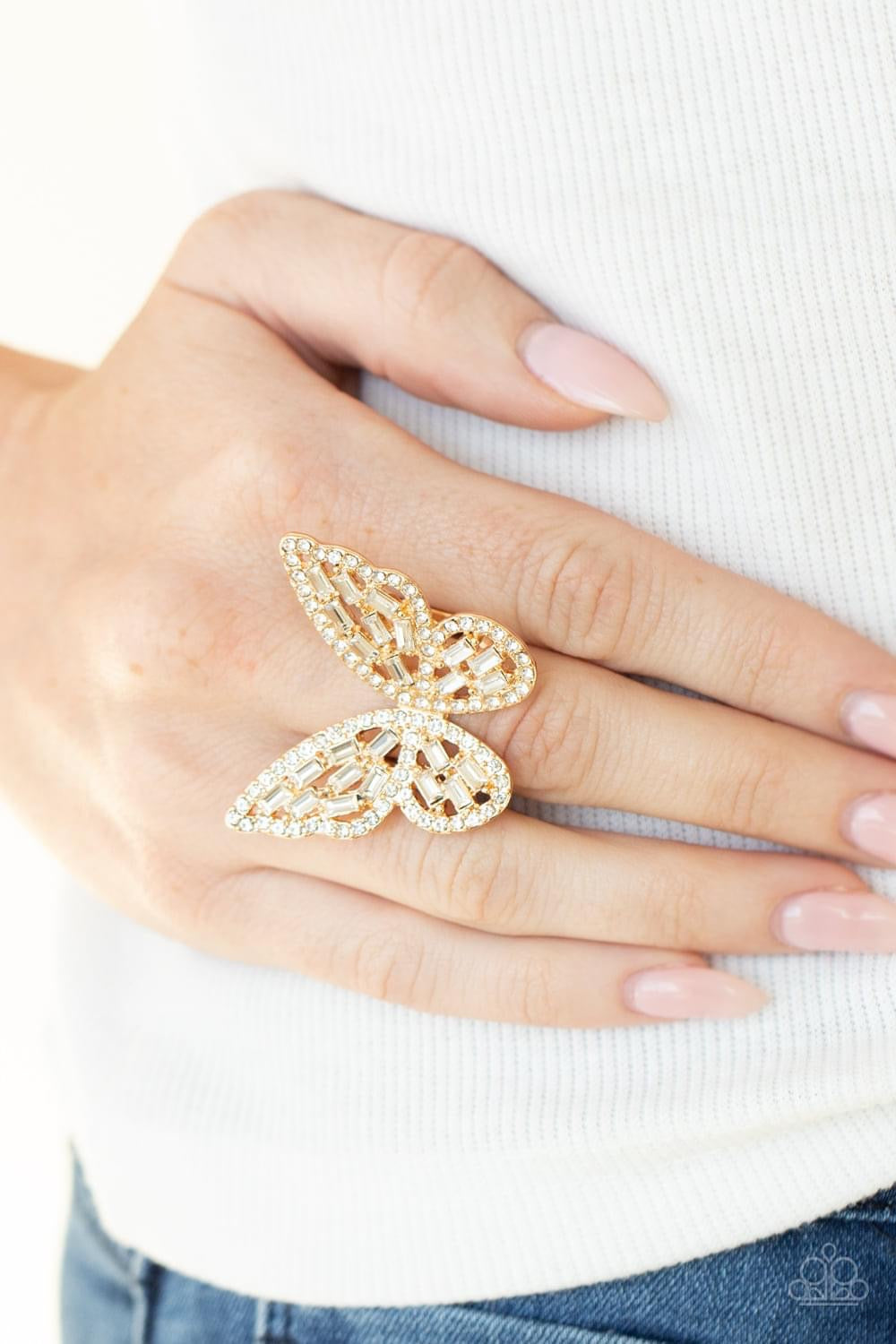 Paparazzi- Flauntable Flutter - Gold Ring