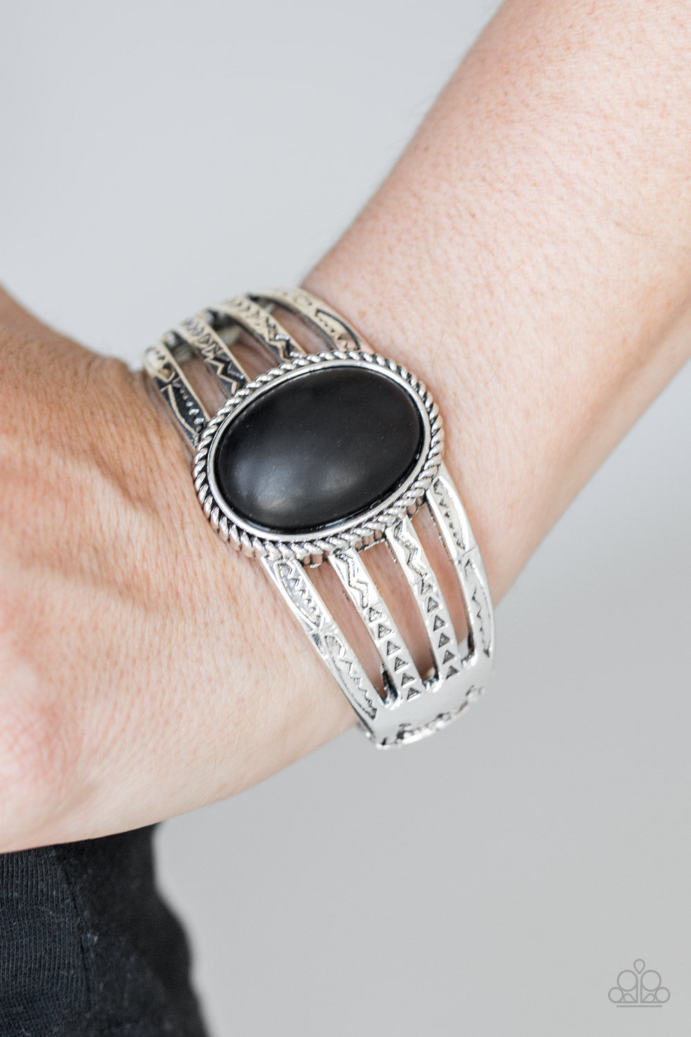 Paparazzi - Desert Glyphs - Black Bracelet