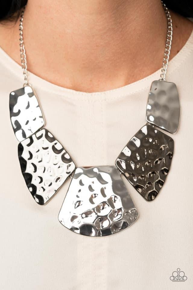 Paparazzi - HAUTE Plates - Silver Necklace