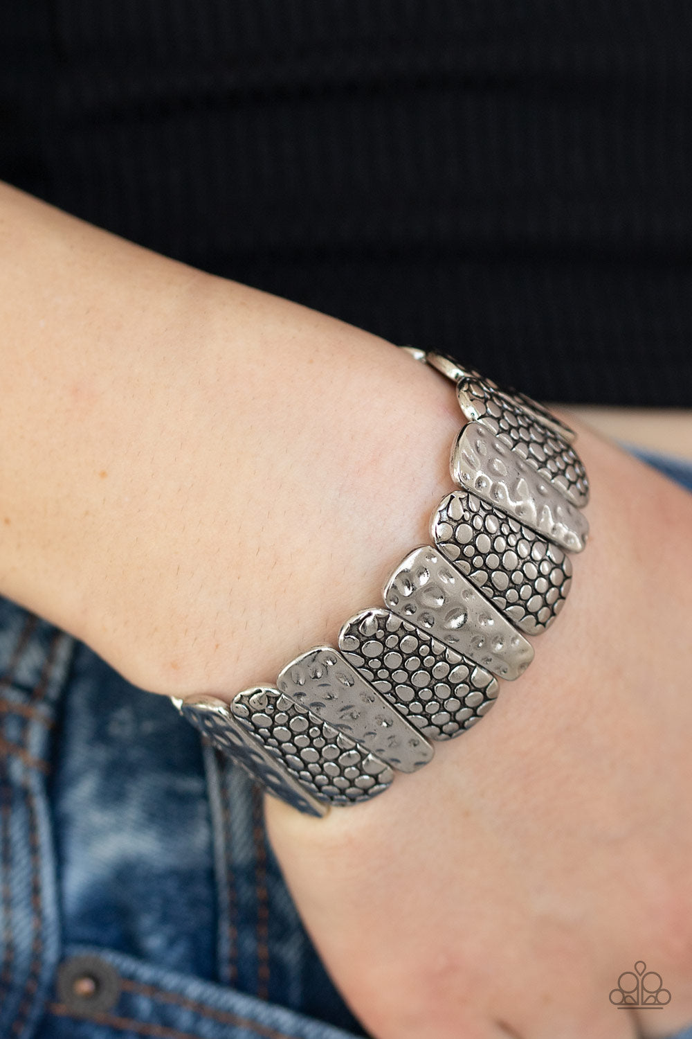 Paparazzi- Texture Takedown - Silver Bracelet