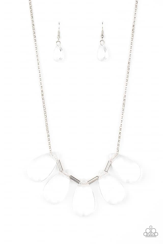 Paparazzi - HEIR It Out - White Necklace