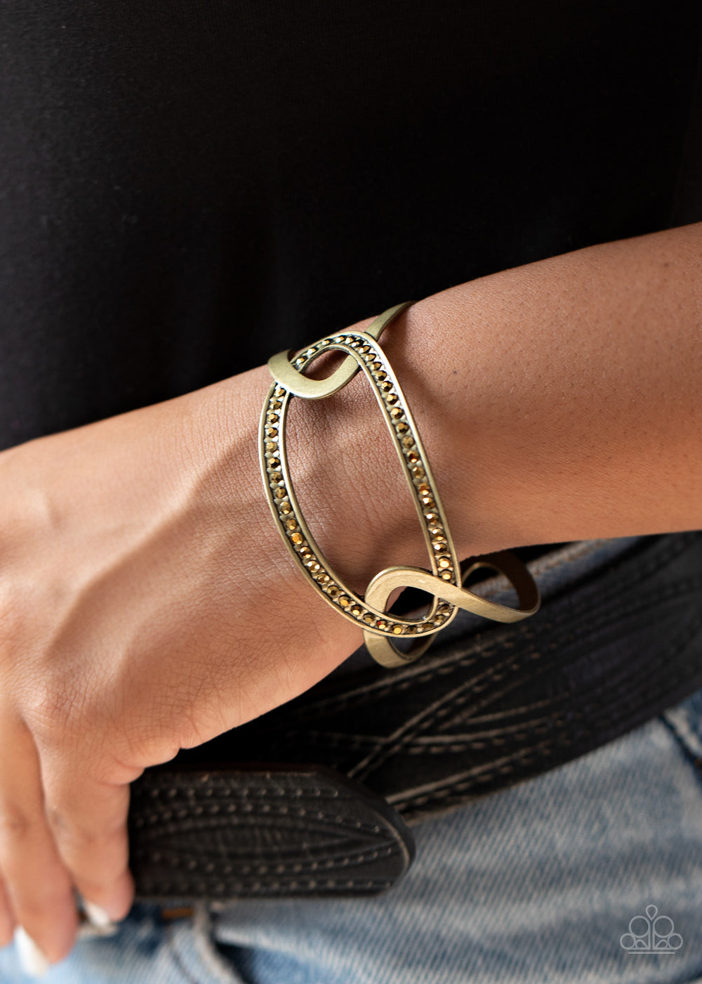 Paparazzi - Never A Dull Moment - Brass Bracelet