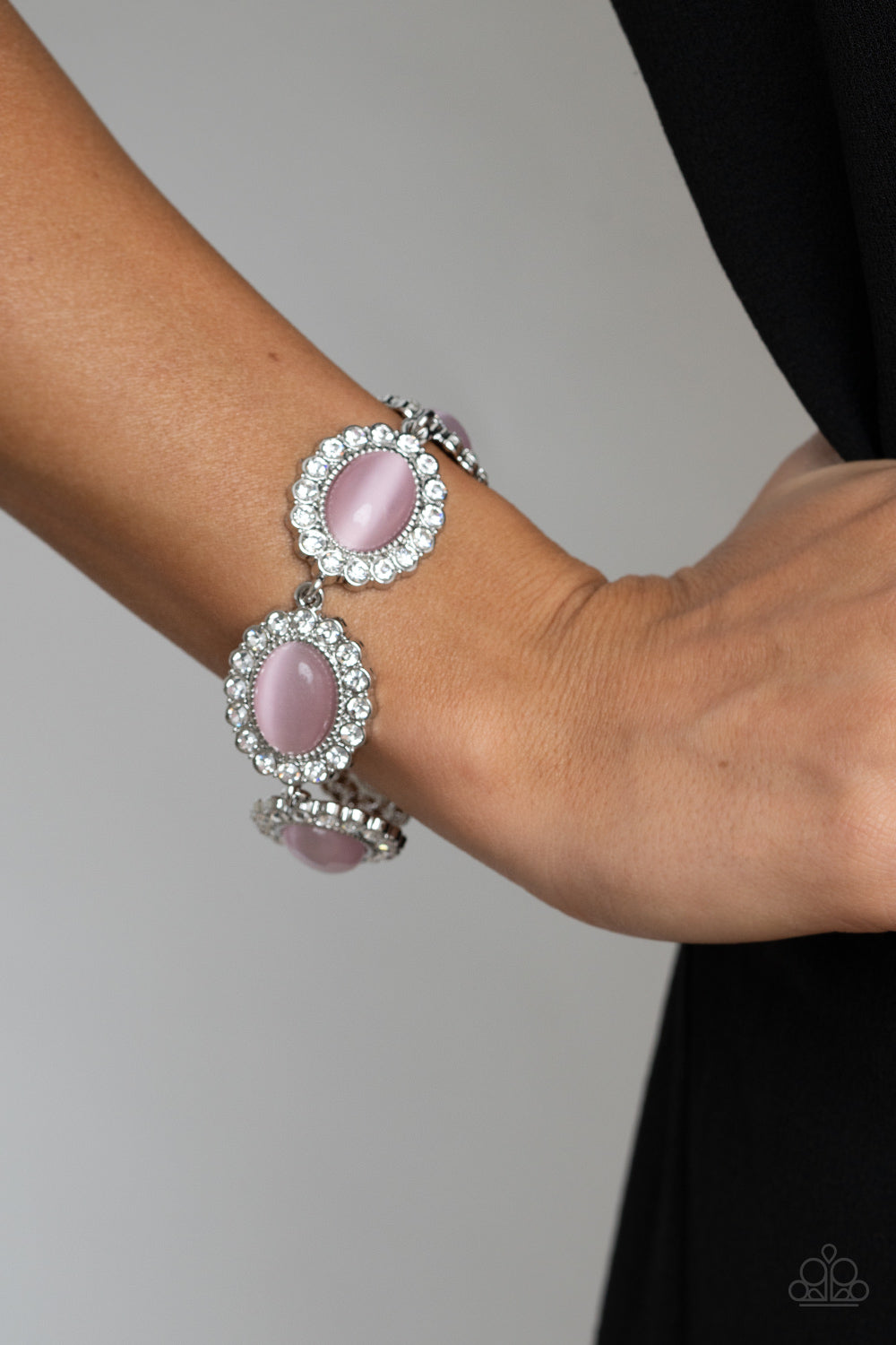 Paparazzi- Demurely Diva - Pink Bracelet