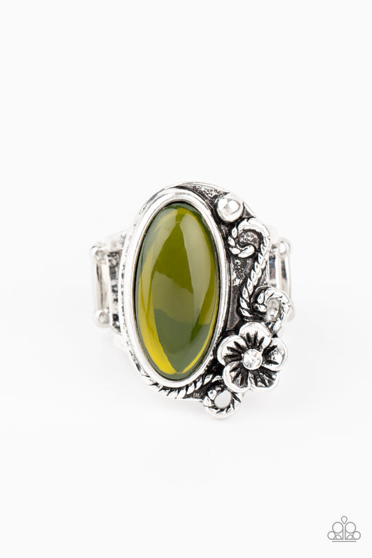 Paparazzi - Any DAISY Now - Green Ring