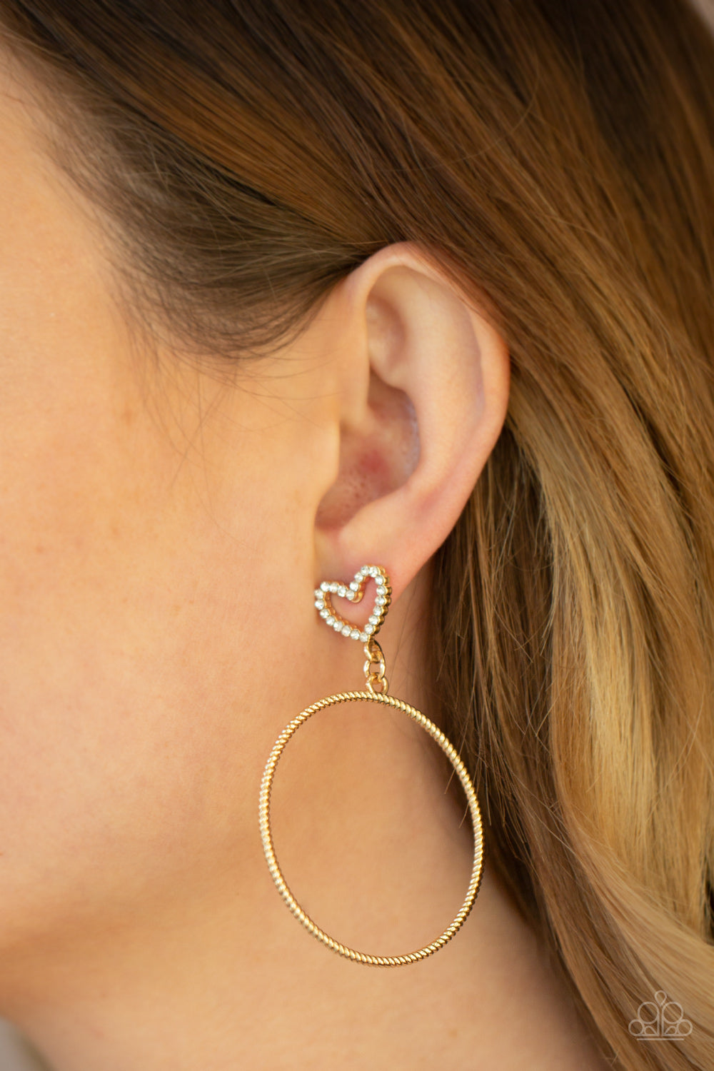 Paparazzi- Love Your Curves - Gold Earrings