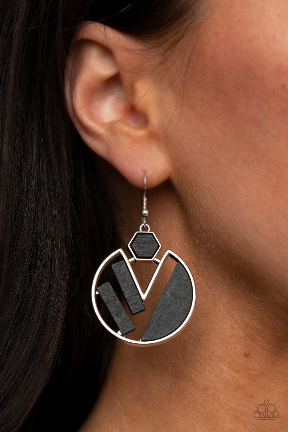 Paparazzi- Petrified Posh - Black Earrings