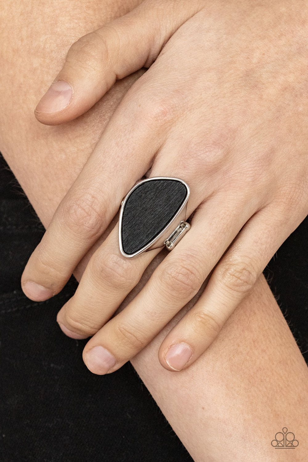 Paparazzi- Perfectly Petrified - Black Ring