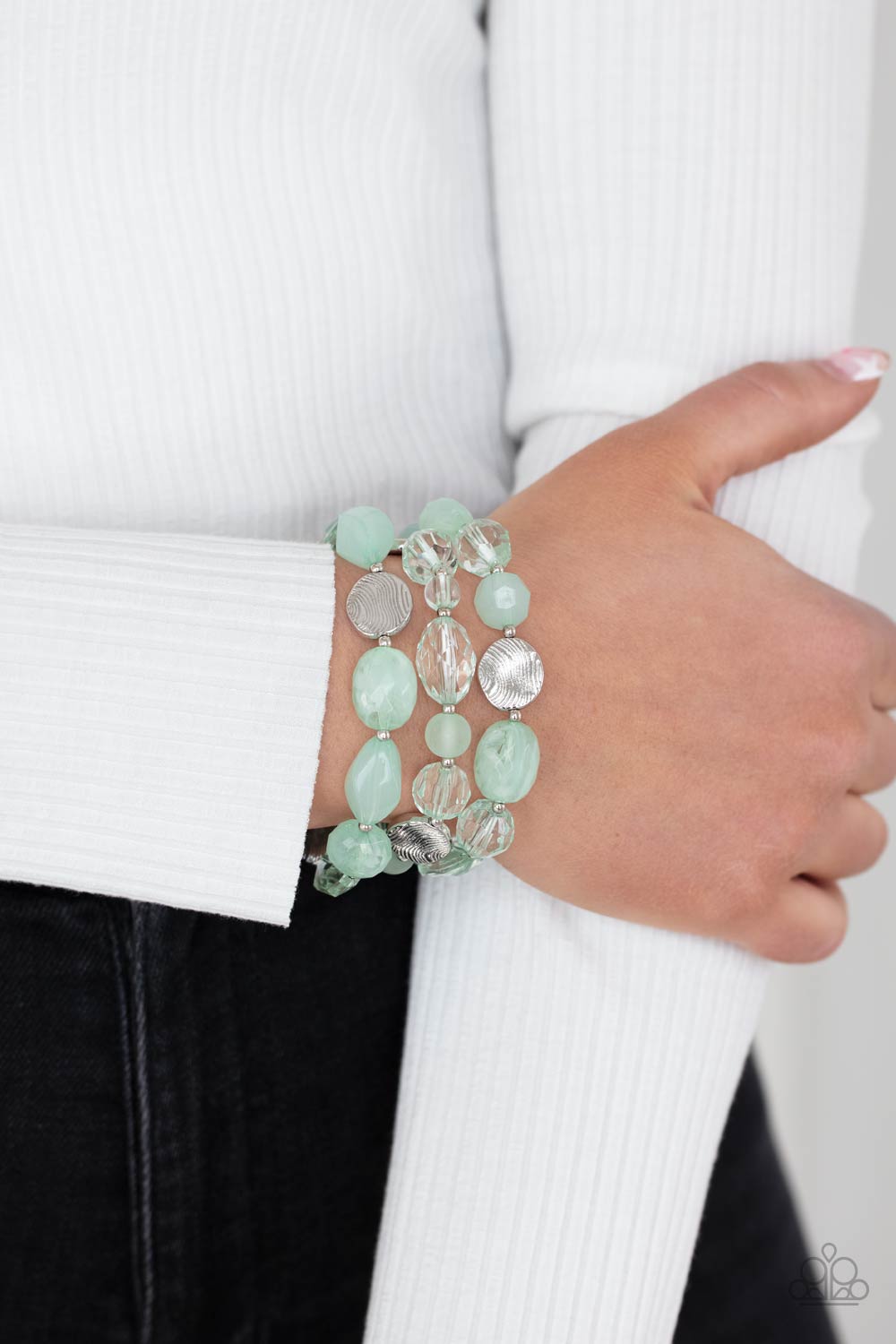 Paparazzi - Oceanside Bliss - Green Bracelet