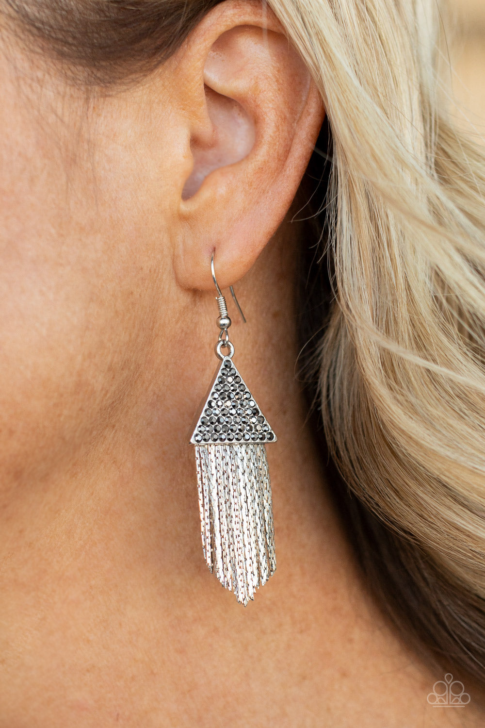 Paparazzi - Pyramid SHEEN - Silver Earrings