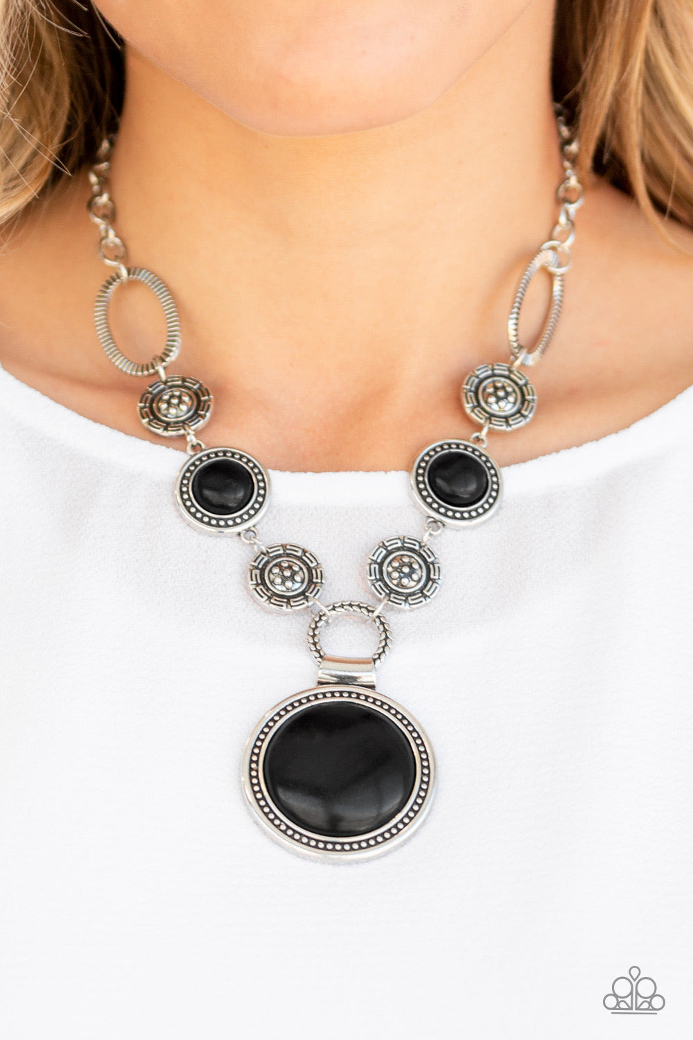 Paparazzi - Sedona Drama - Black Necklace