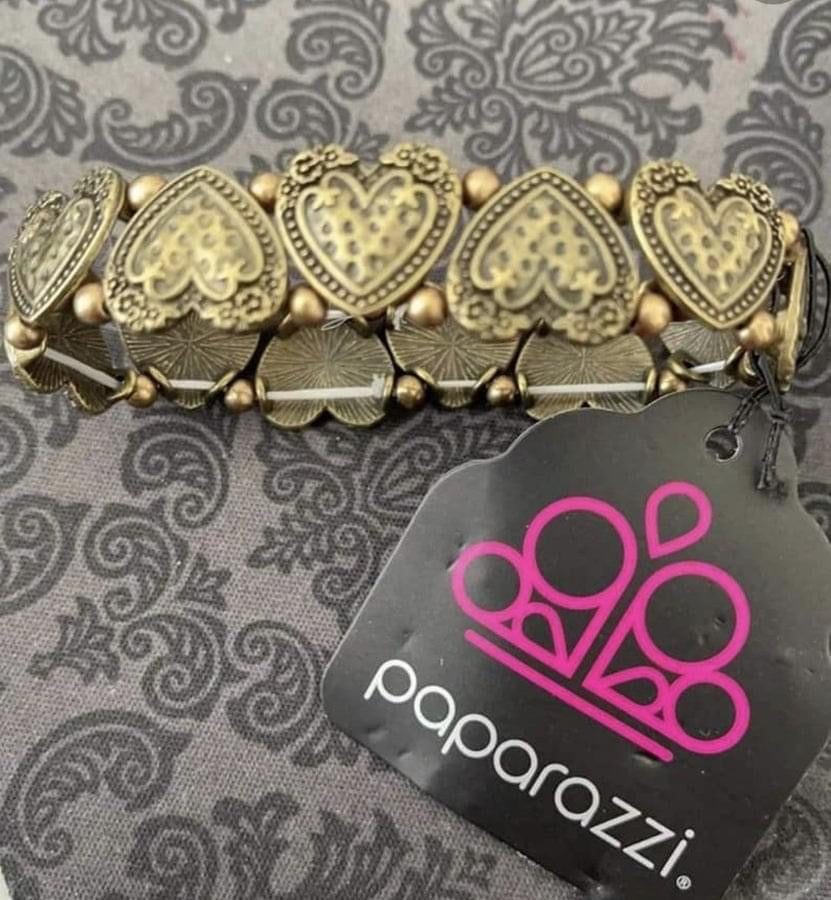 Paparazzi - Rustic Heartthrob - Brass