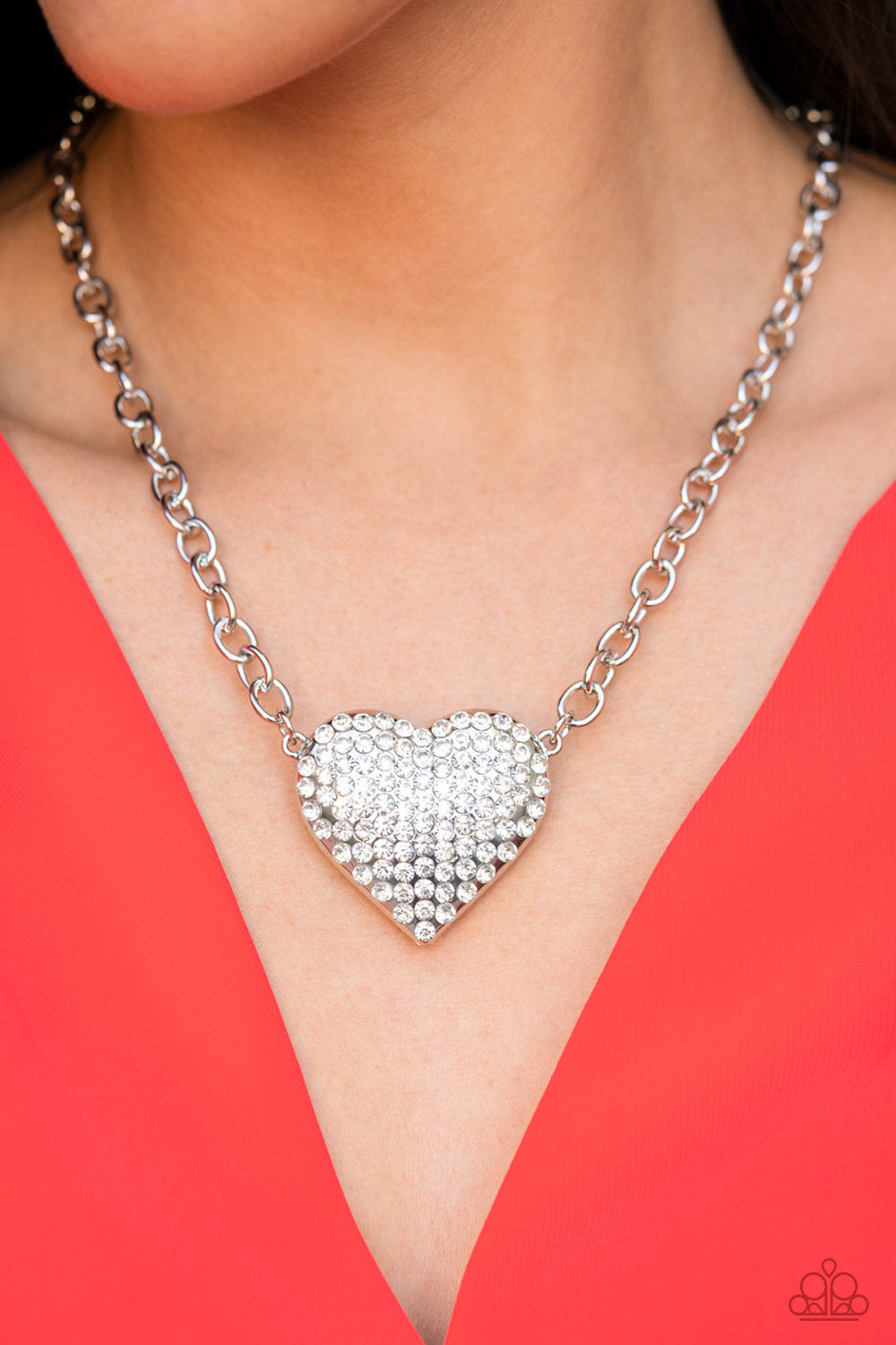 Paparazzi - Heartbreakingly Blingy - White Necklace