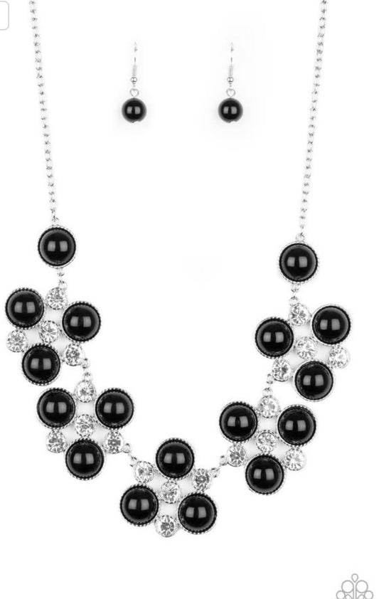 Paparazzi - Night at the Symphony Black Necklace