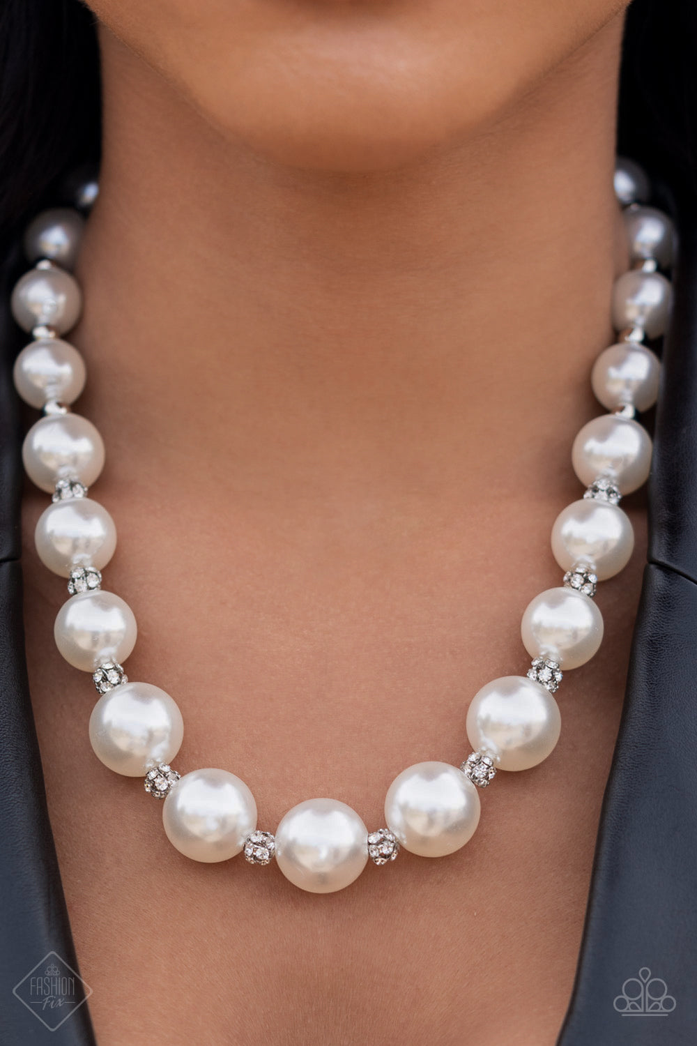 Paparazzi - Sail Away with Me - White Pearl Necklace