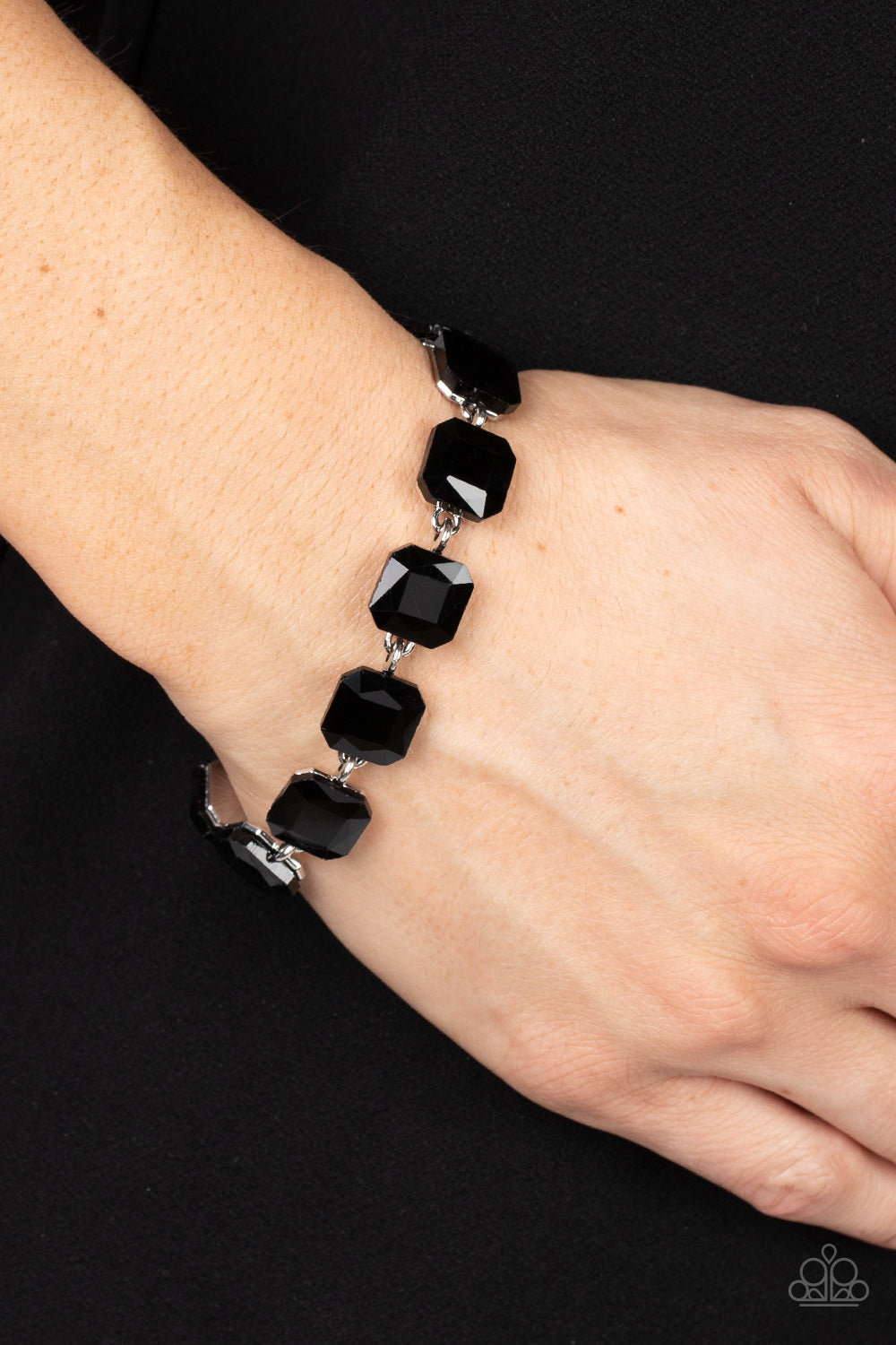 Paparazzi - Mind-Blowing Bling - Black Bracelet