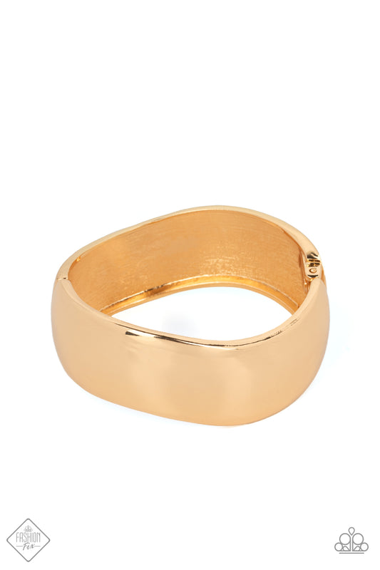 Paparazzi - Urban Anchor - Gold Bracelet