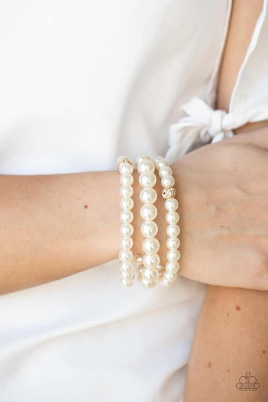 Paparazzi - Here Comes the Heiress Gold Pearl Bracelet