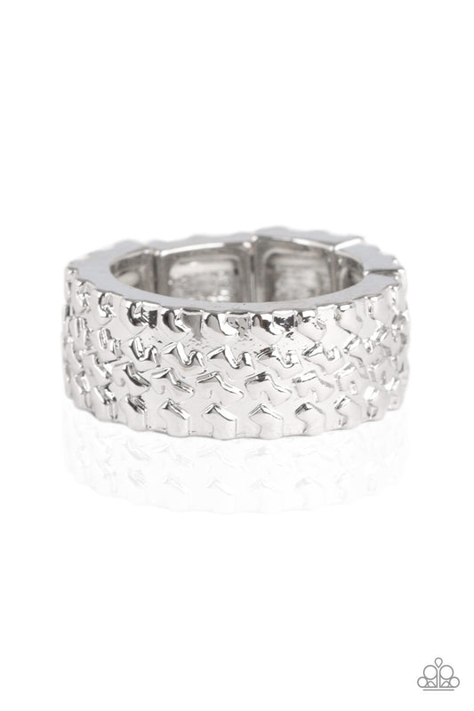 Paparazzi - All Wheel Drive - Silver Ring