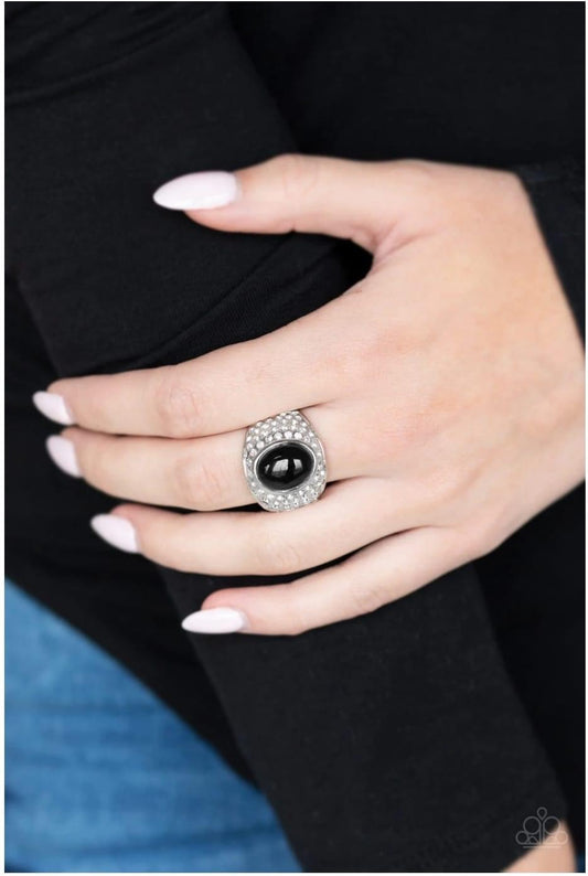 Paparazzi - Glittering Go-Getter - Black Ring