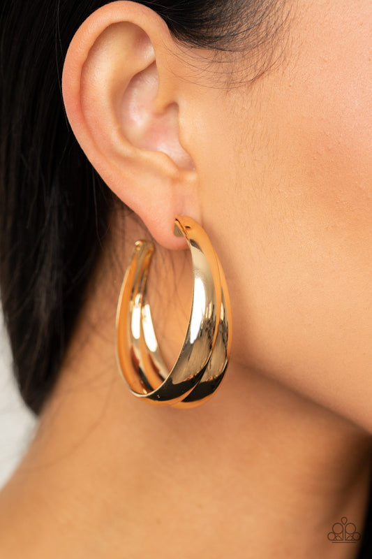 Paparazzi - Colossal Curves Gold Earrings