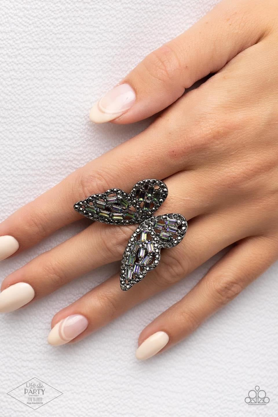 Paparazzi - Flauntable Flutter - Multi Ring