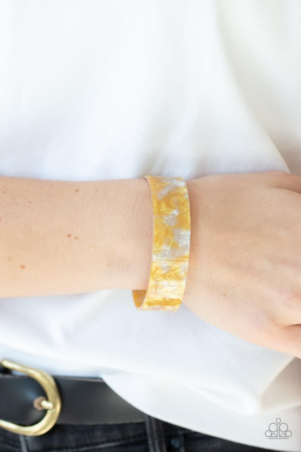 Paparazzi- Glaze Daze - Yellow Bracelet