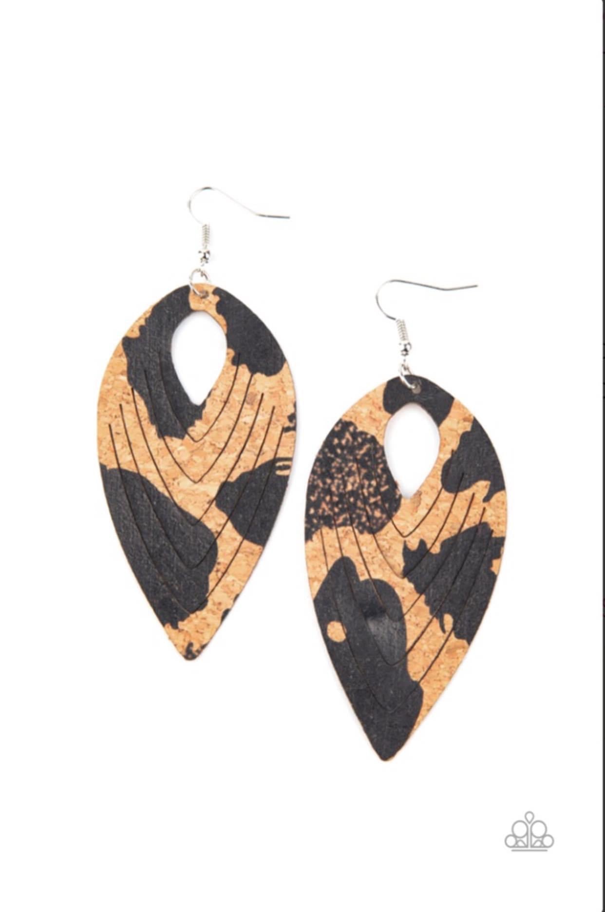 Paparazzi - Cork Cabana Black Earrings