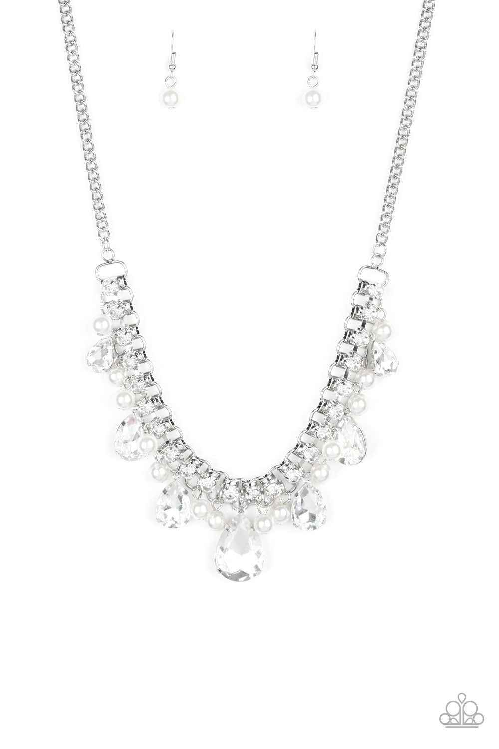 Paparazzi - Knockout Queen White Necklace