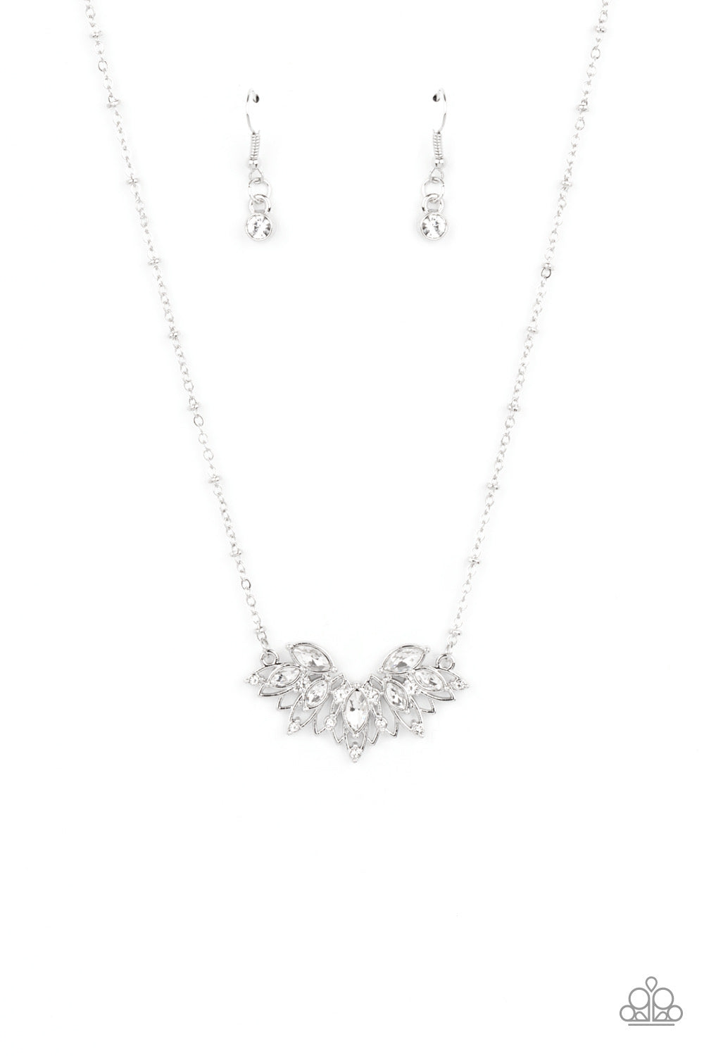 Paparazzi - Deluxe Diadem - White Necklace