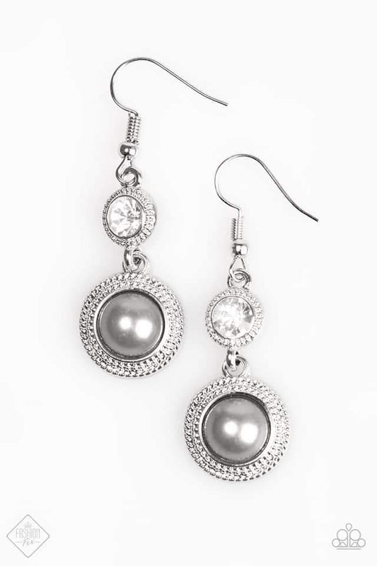 Paparazzi - Hopelessly Hollywood Silver Earrings