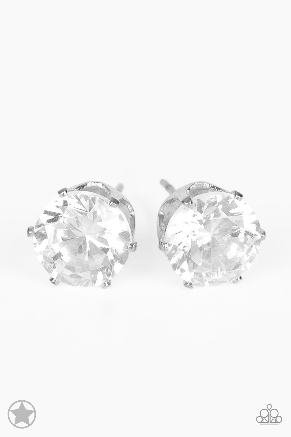 Paparazzi - Just in TIMELESS - White Post Earrings